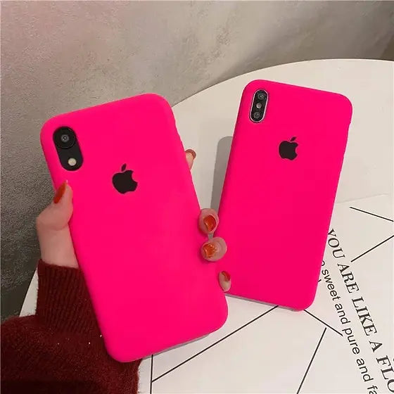 iPhone 14 Series Liquid Silicone Case Cover Hot Pink