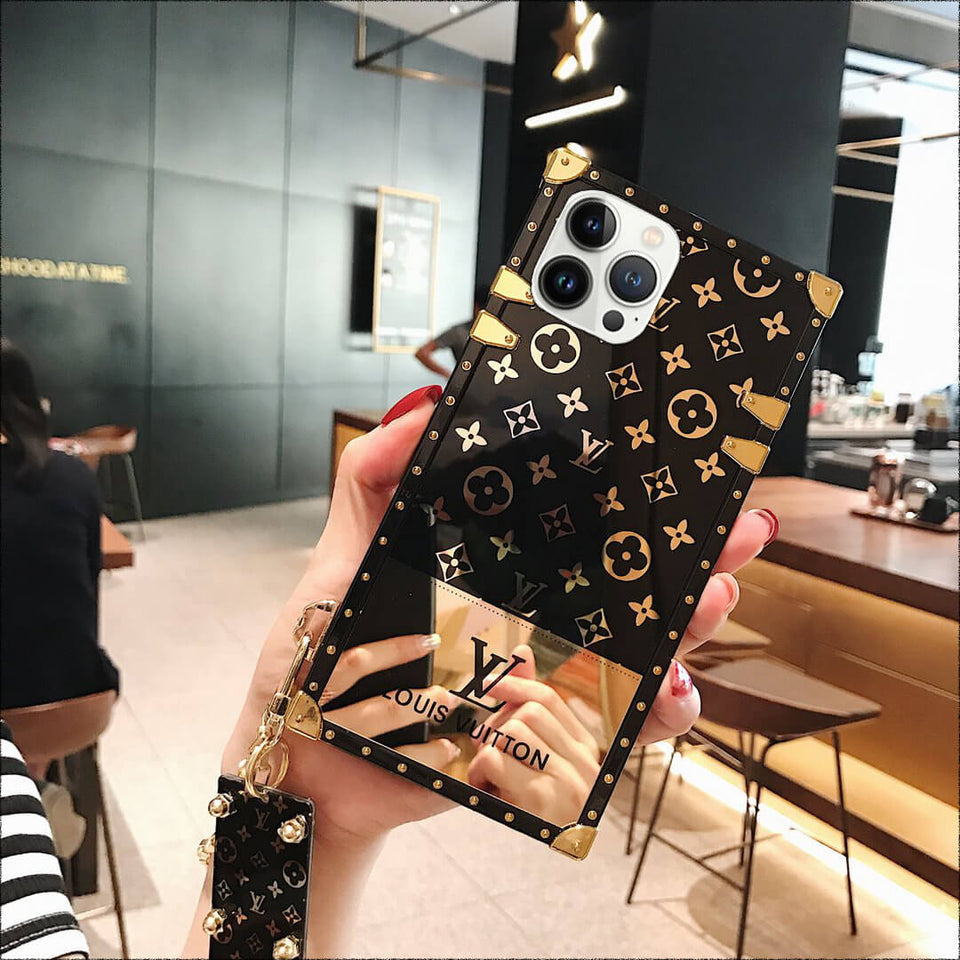 iPhone 15 Pro Luxury Branded Phone case with Chain