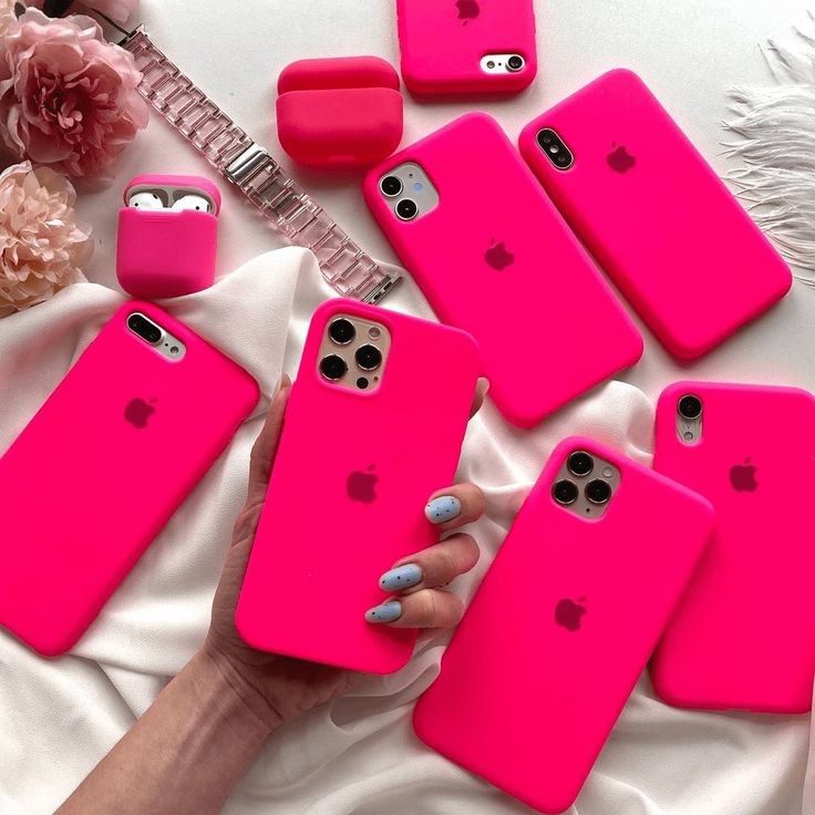 iPhone 15 Liquid Silicone Case Cover Hot Pink